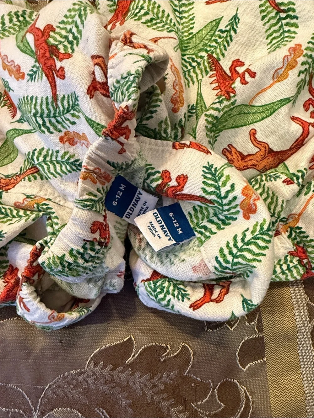 Old Navy size 12m